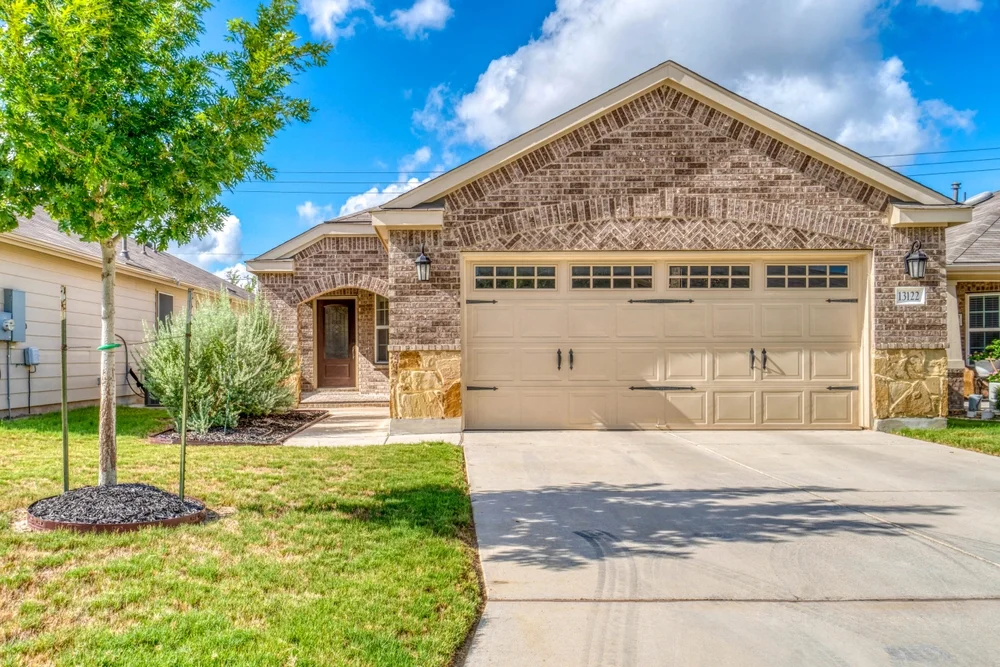 Quick Fix Door Offering Garage Door Repair Service in Dubai - Quick Fix Door quick fix door offering garage door repair service in dubai